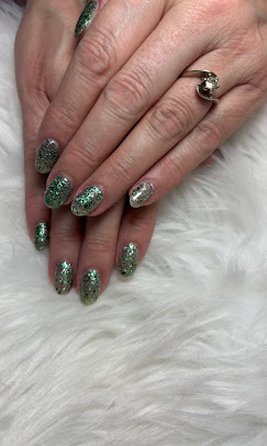 Green glitter nails